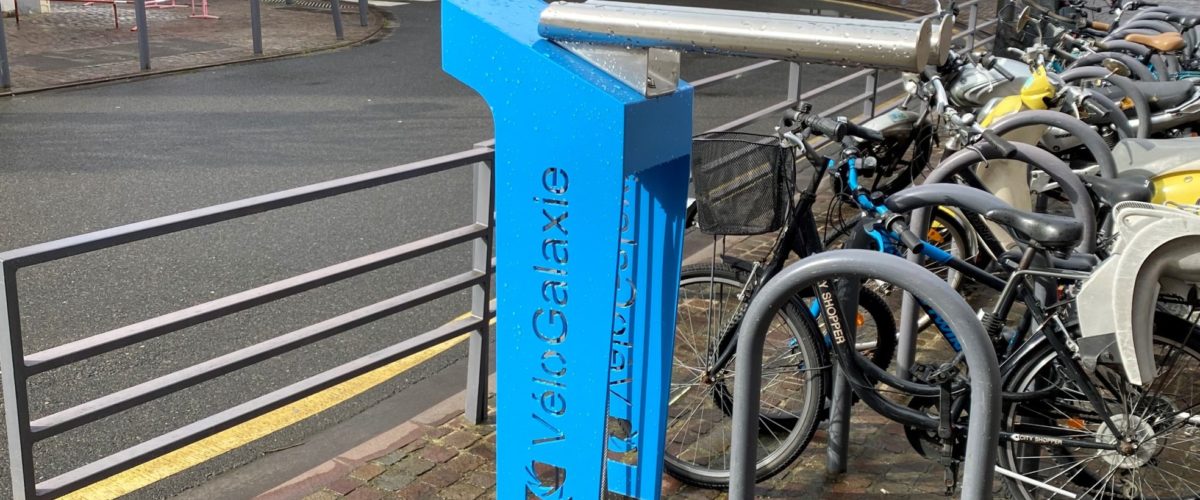 Station TOUT EN UN peinte - MALAKOFF 92 - V7 station gonflage et réparation vélo malakoff